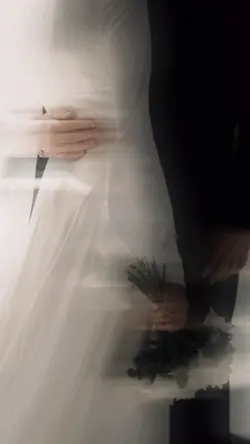 COUPLE BLUR
