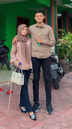 Seragam pemberiannya