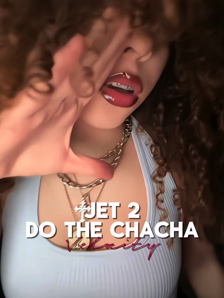 JET 2 FAITES LE CHACHA