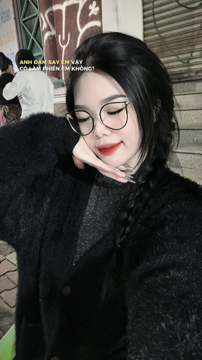 Anh đắm say em vậy 
