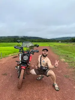 គាត់ឆ្កូតដោយស្មាកចិត្ត