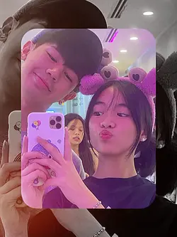 hi ate [ happy w u ]