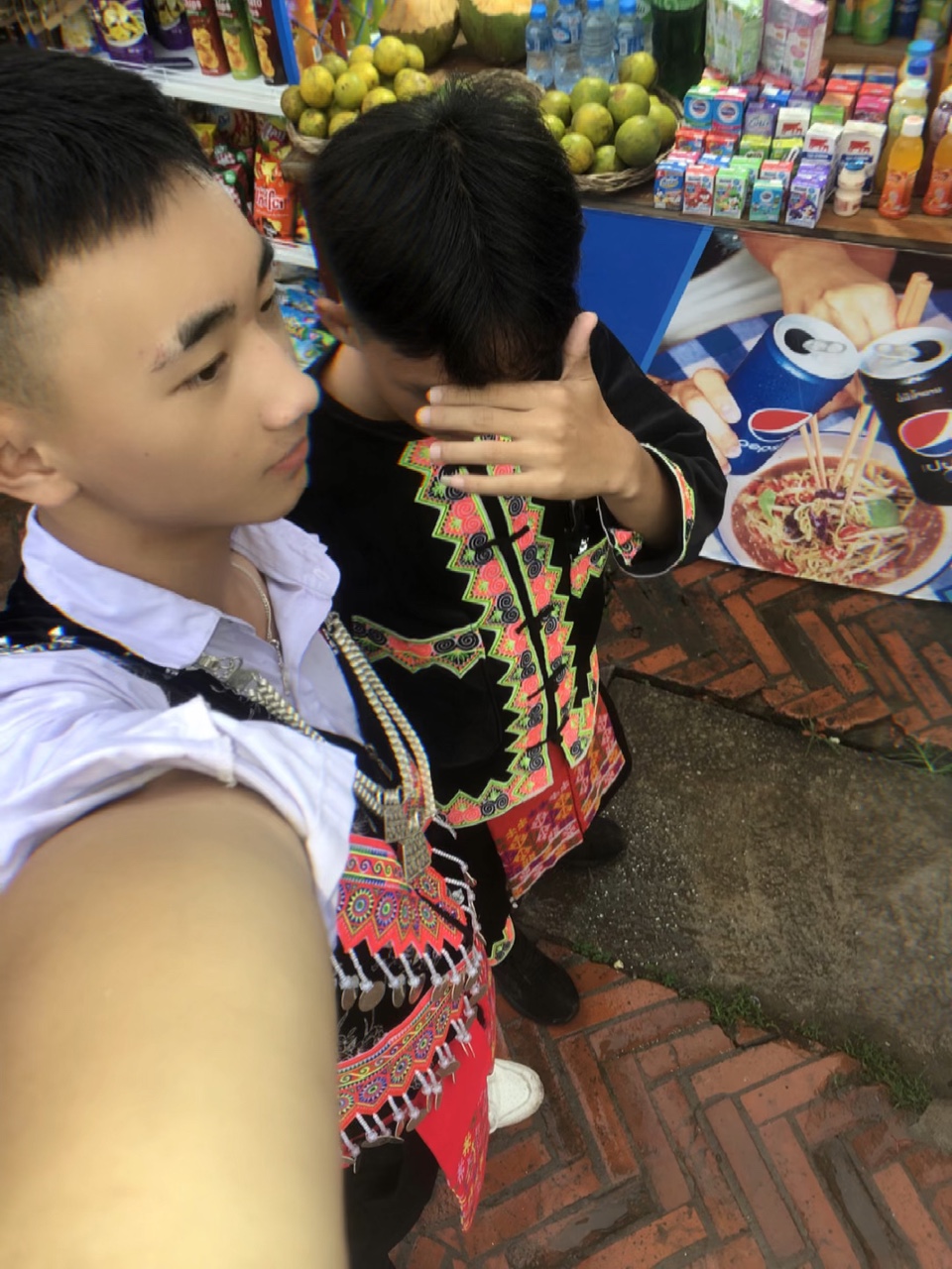 ໄວລຸ້ນມົ້ງ