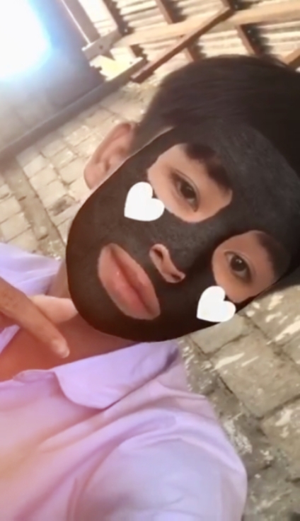 ຖີ້ມຊື່ເຟສໄວ້