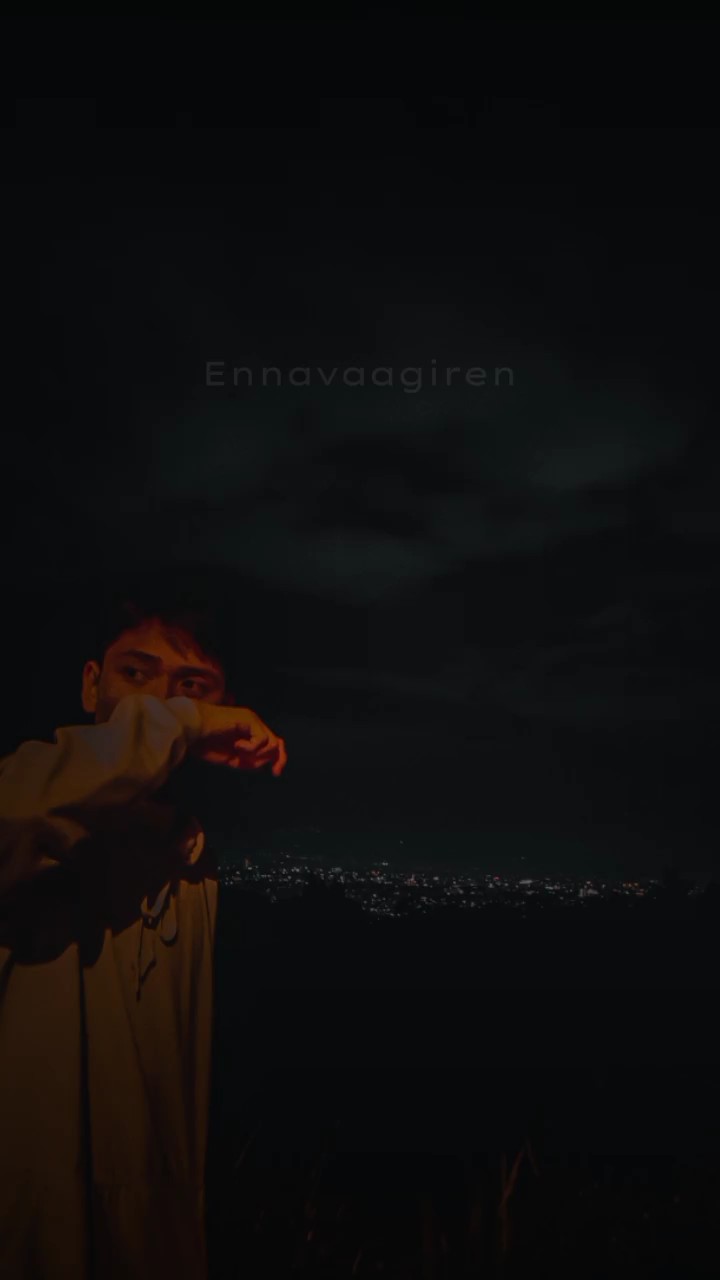 Oru devathai parkum