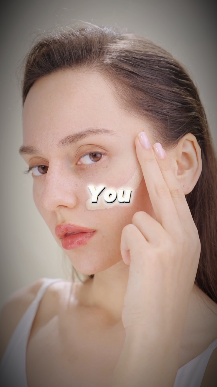 Makyaj TT Stili için Yaratıcı Şarkı Sözleri Ürün Gösterimi