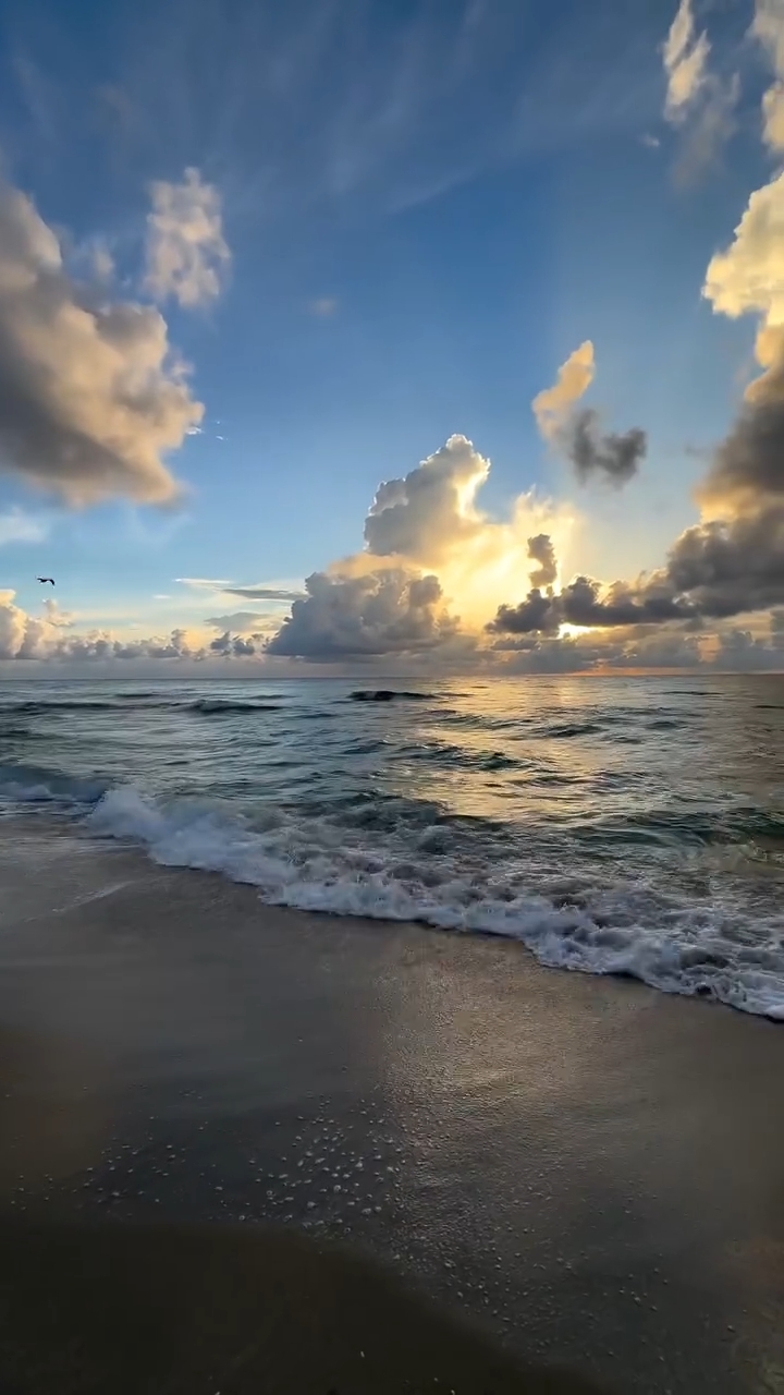 Pantai yang indah