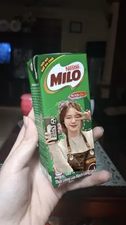 Ghép ảnh hộp sữa 