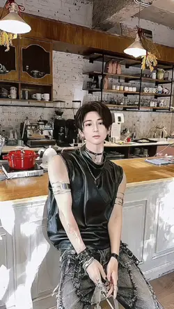 凌晨路燈照著我的疲憊/清唯