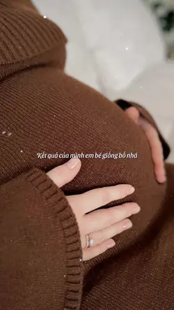 Em bé giống bố nhá