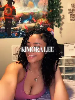 Like Kimora Lee 👀