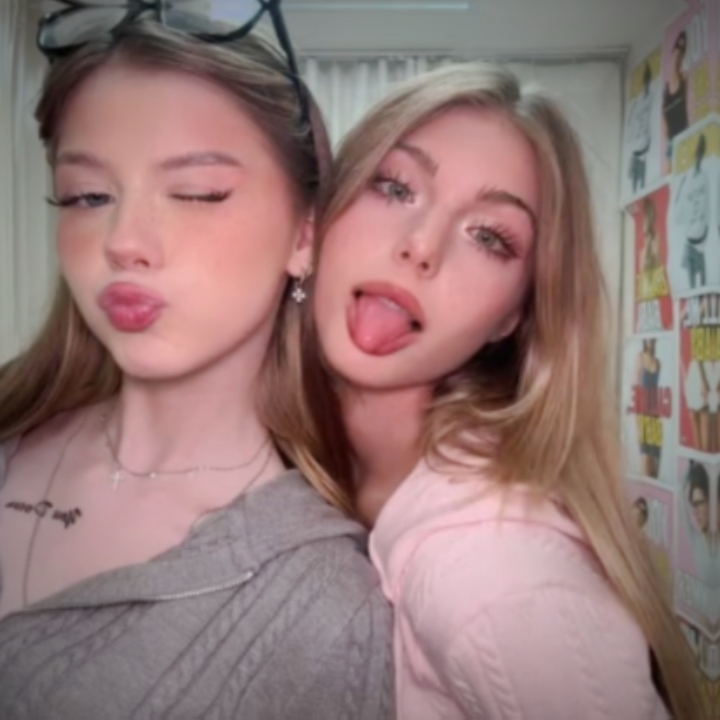 Duas mulheres bonitas 