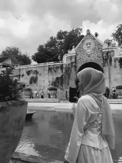 live foto hitamputih