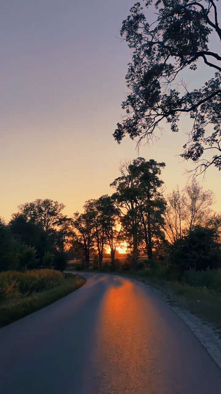 Condução ao pôr do sol