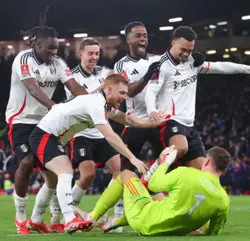 rating Fulham kit