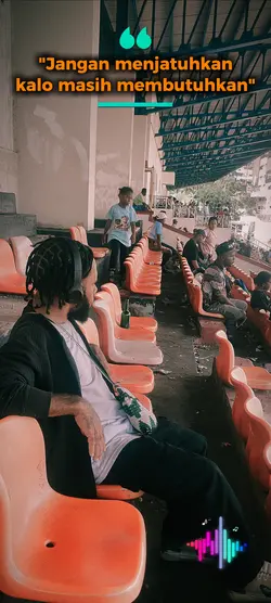 LA NAIKE LAGU