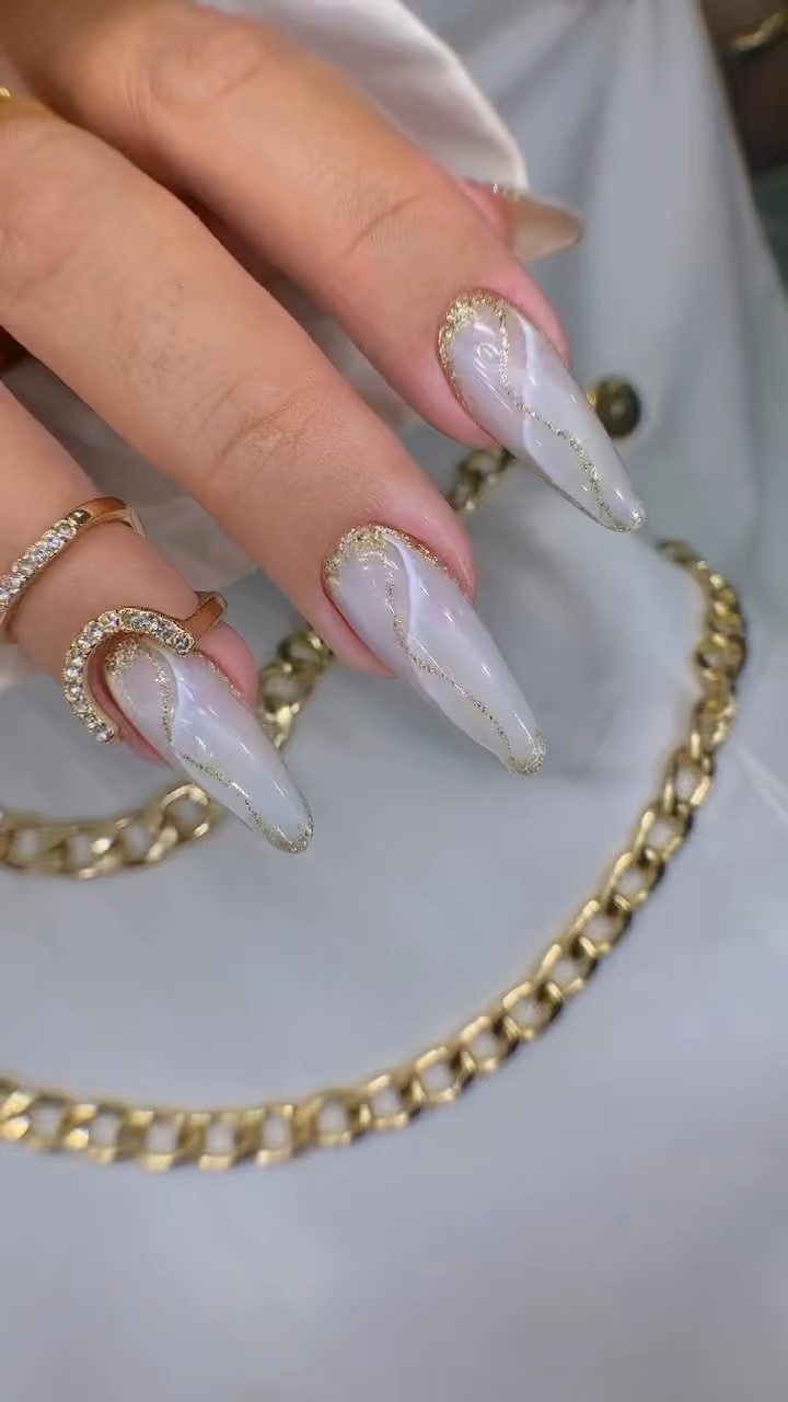 UÑAS