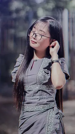 ေခတ္စားေတာ့မာ..."