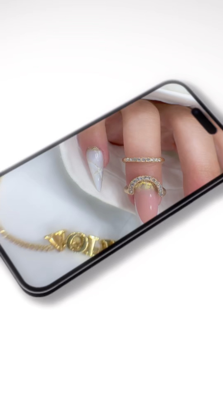 UÑAS