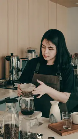 TERLALU BANYAK HAL |