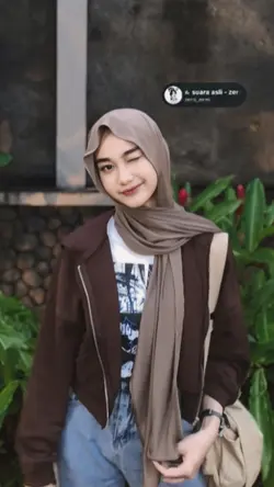 senyum manis bibirmu