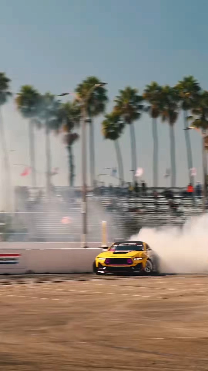 Racing car