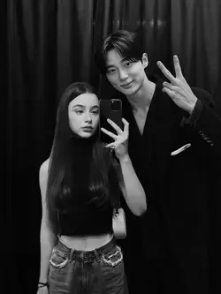 photo with byeonwoo