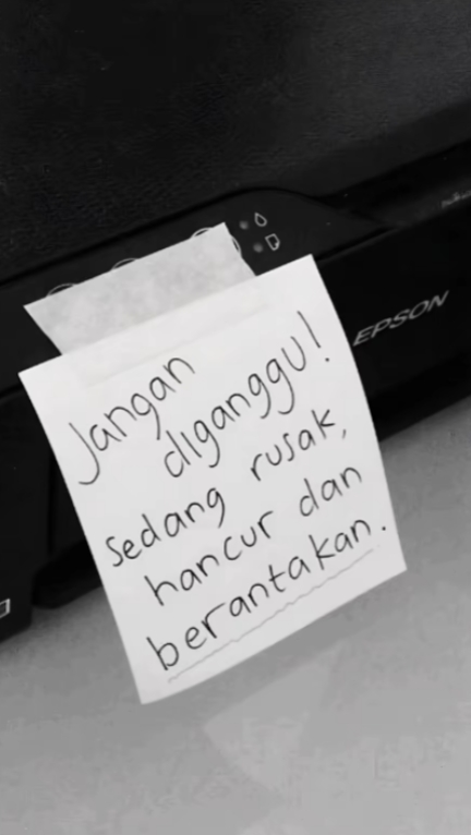 sedang rusak hatinya
