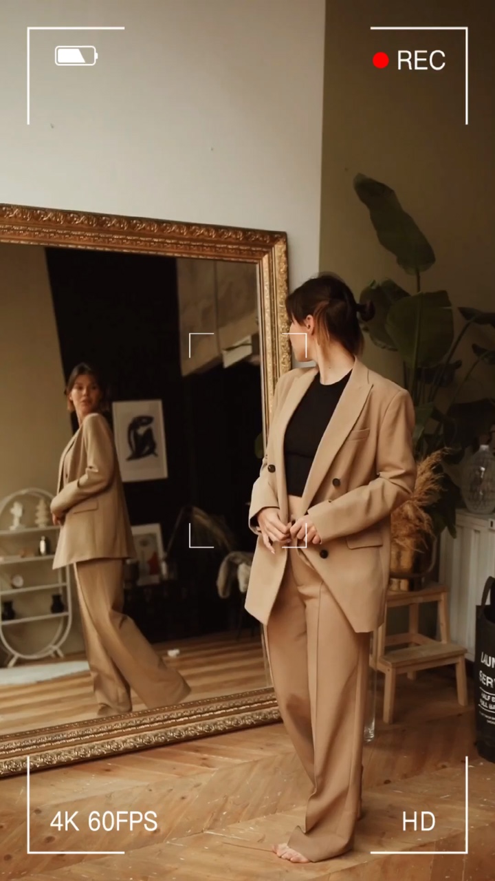 Exhibición De Productos De Ropa Estilo Tiktok