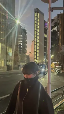 つまずいたら誰かが笑う