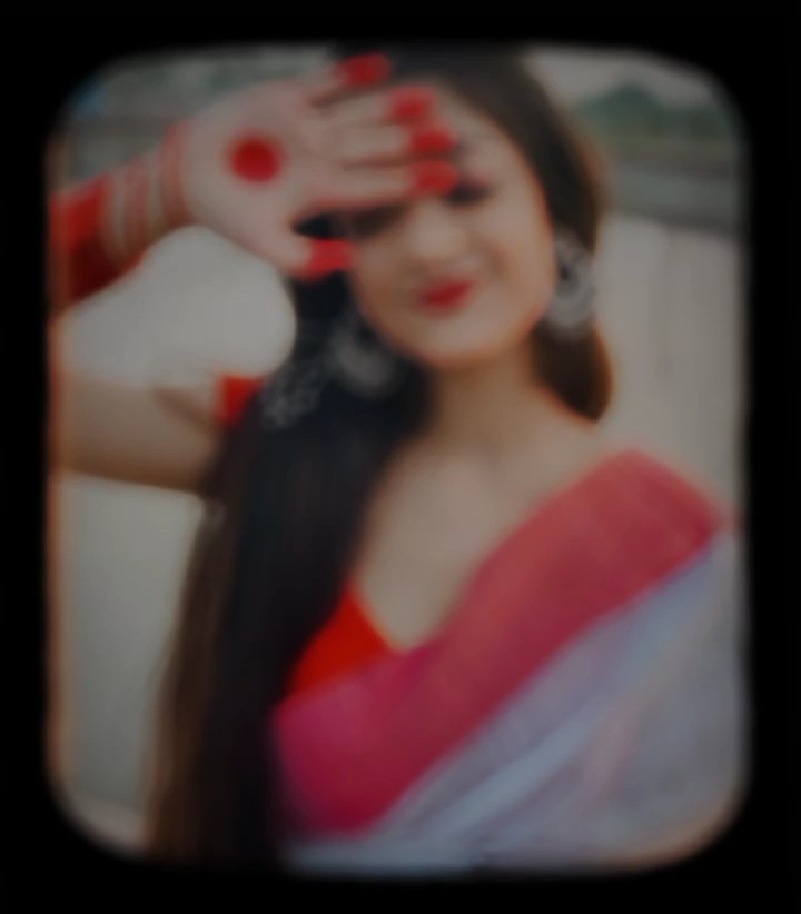 দুধে আলতা গায়ের বরণ