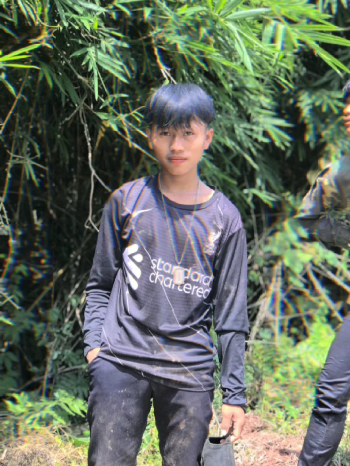 บ่ฮักกะให้หลูโตน