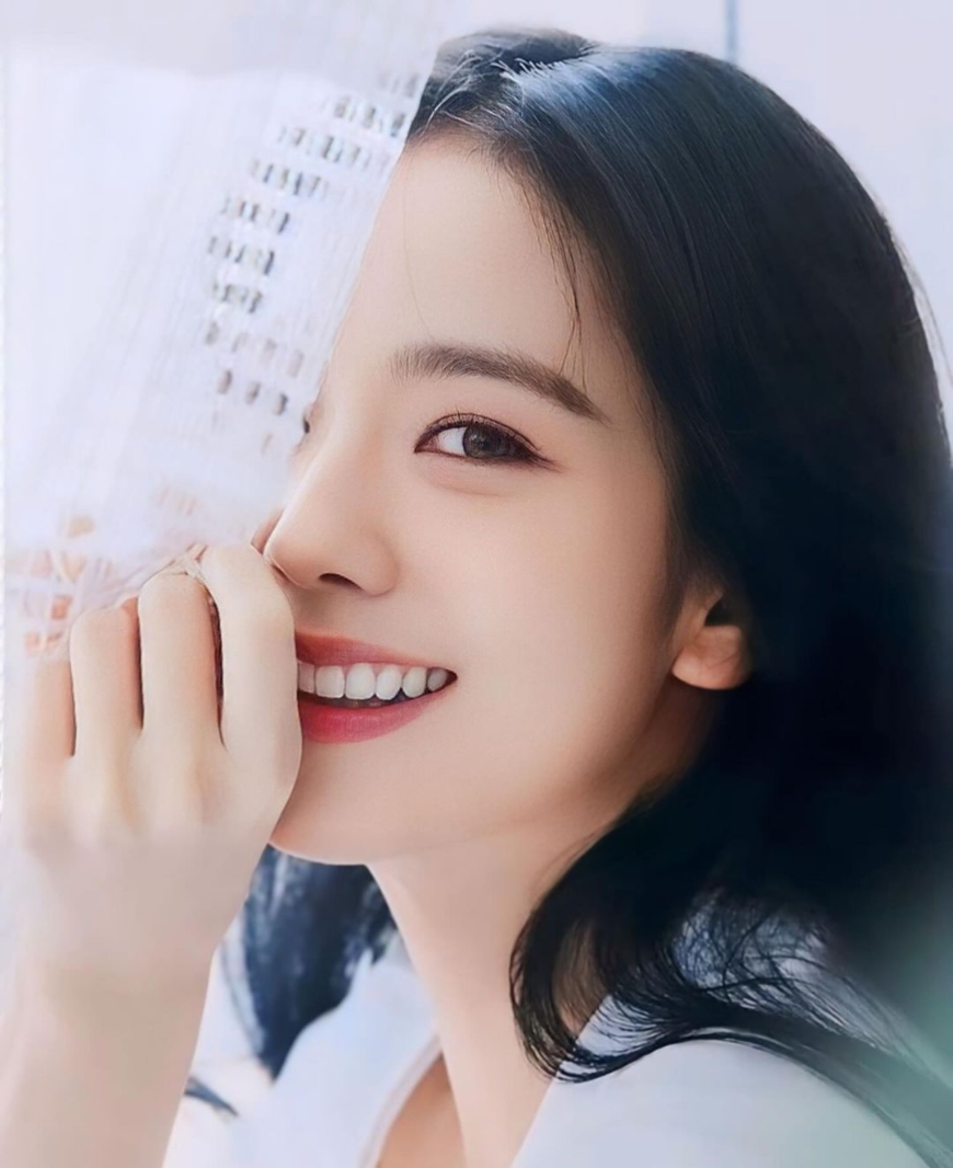 senyum manis
