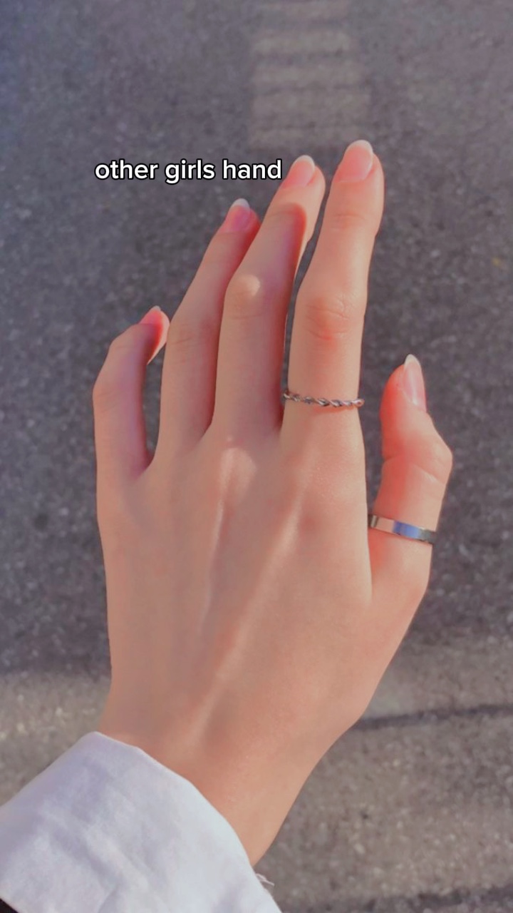 Other girls hand vs 