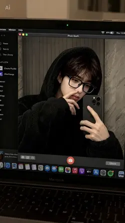 AI chụp trc macbook