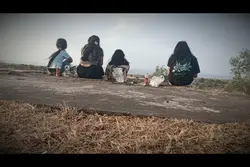 Pesawat kertas 
