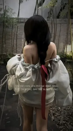 Tên em hiện lên