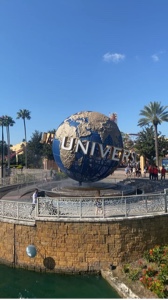 Estudios Universales