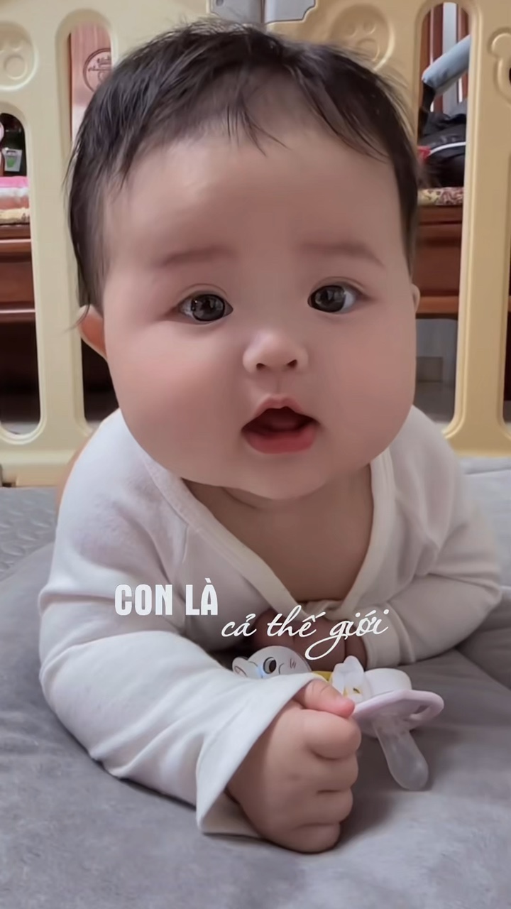 Con là cả thế giới 