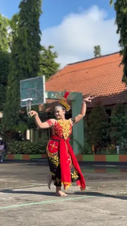Tari Kusuma Wijaya