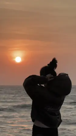 Đổi tình đổi áo