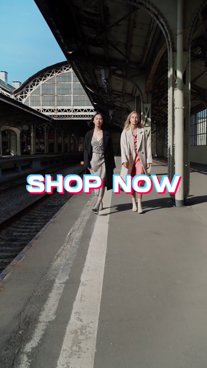 Estilo tiktok de exibição de moda feminina