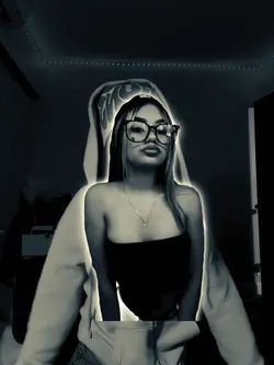 SHE TAKE MY DINERO