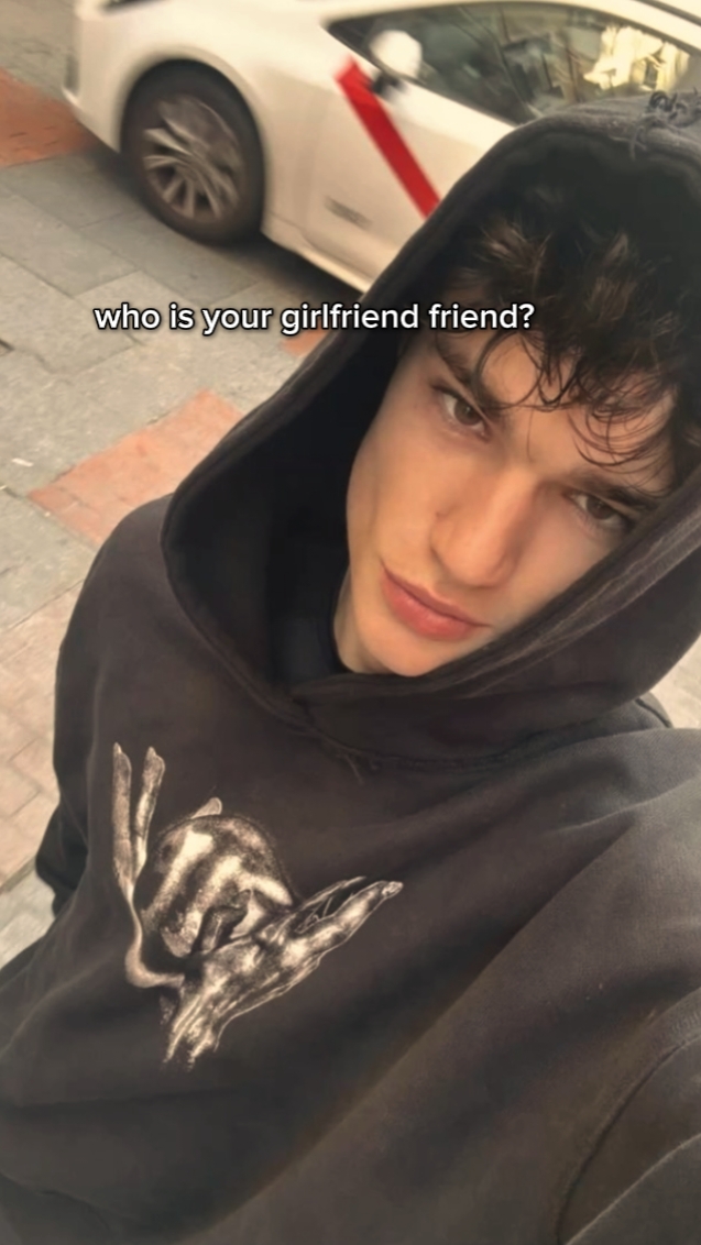 qui est ta petite amie
