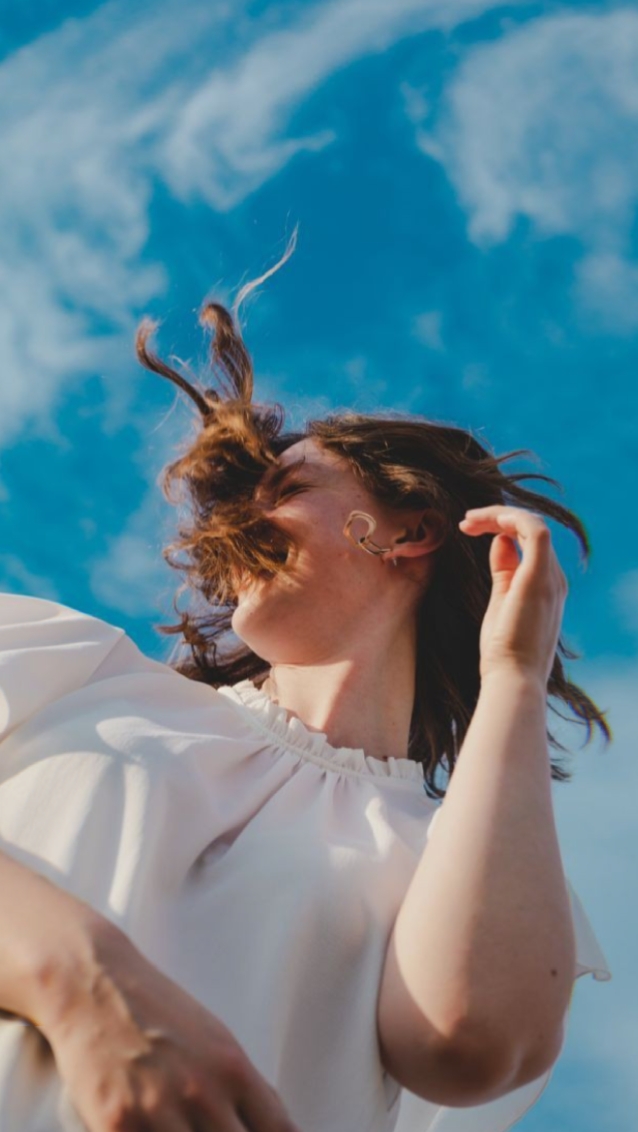 হও যদি ওই নীল আকাশ 