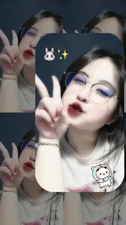 Đôi môi khẻ rung..