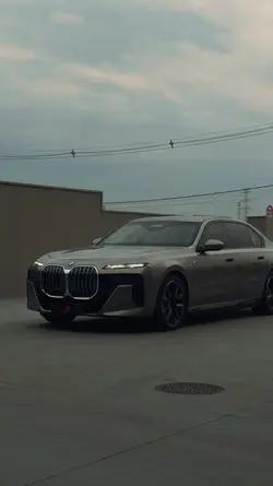 BMW i7