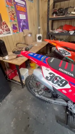 Dirtbike rev bomb 