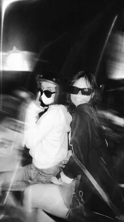 b&w blur