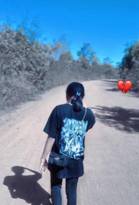 ម្នាក់ឯងល្អហើយ